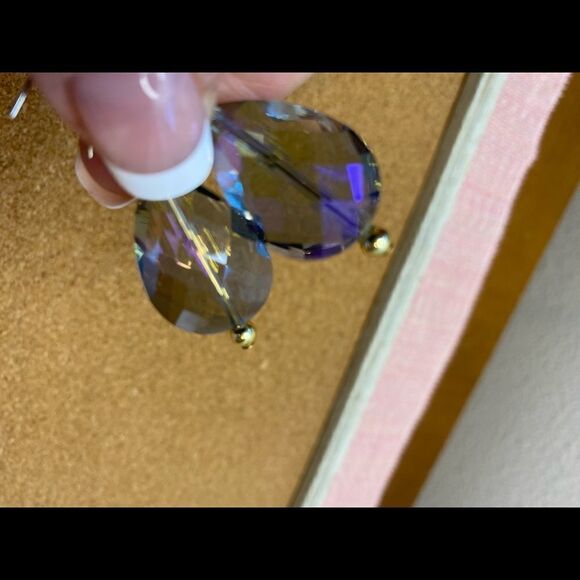 Gorgeous large faceted teardrop crystal dangle earrings - Picture 3 of 6